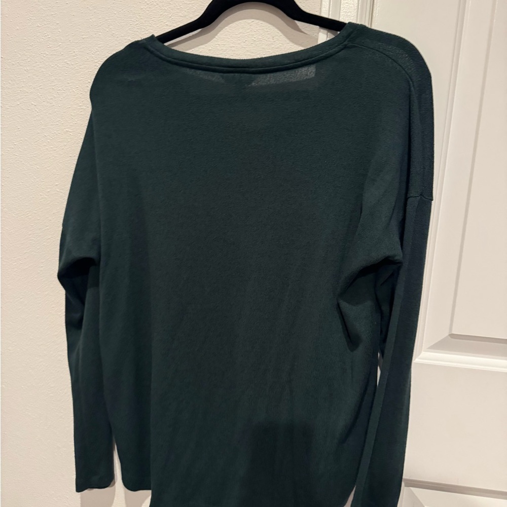V-Neck Long Sleeve Top Size M Relaxed Fit - Picture 3 of 4